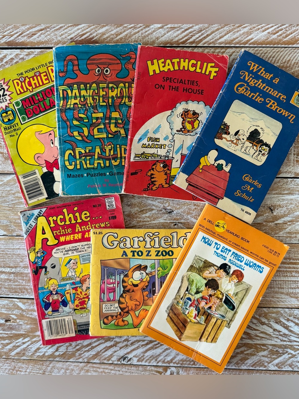 📚Vintage Children’s Book Lot of 7 Archie Garfield Peanuts Richie Rich📚